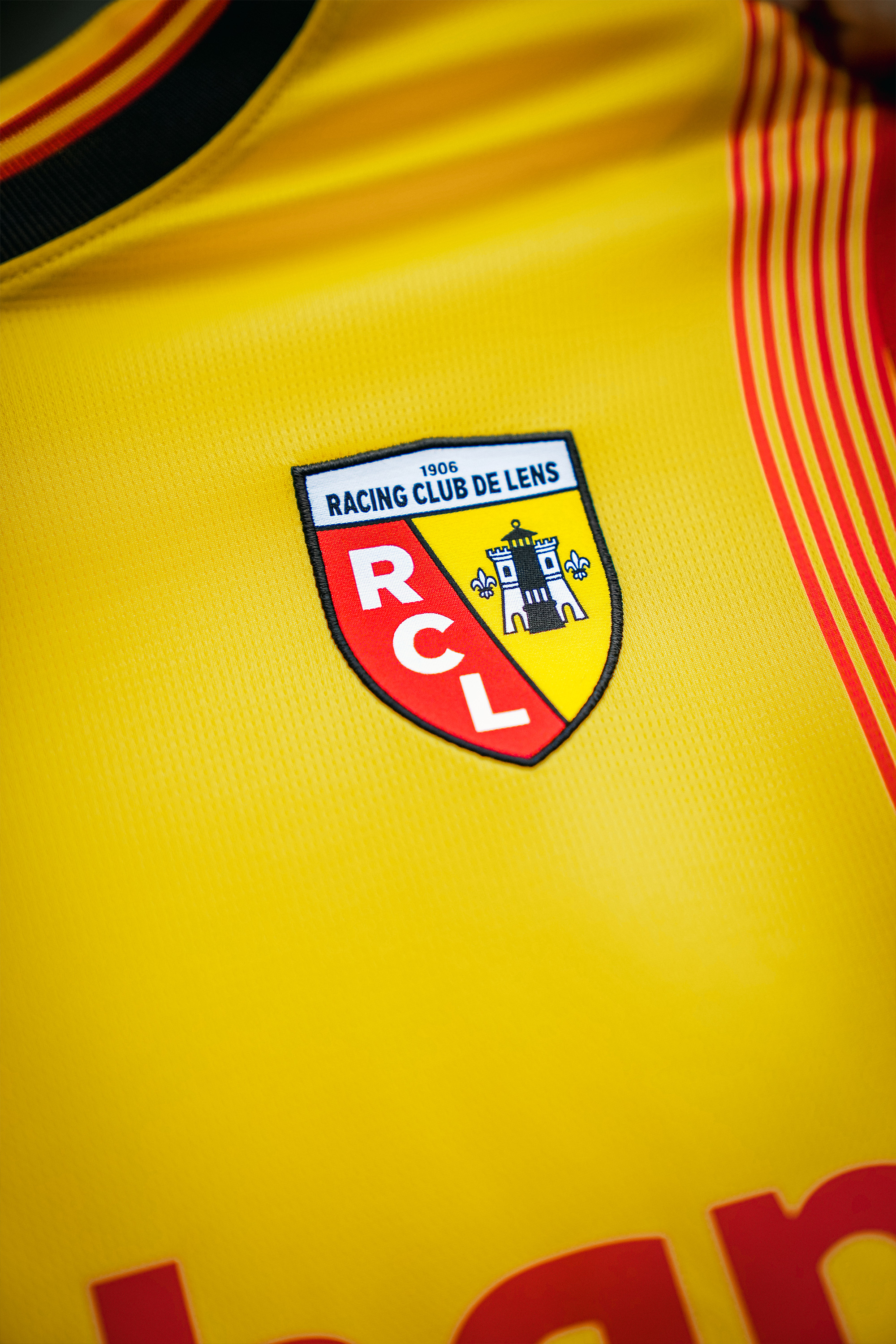 Pour l'amour de notre maillot RC Lens domicile saison 2023-2024 Pour l'amour de notre maillot RC Lens domicile saison 2023-2024