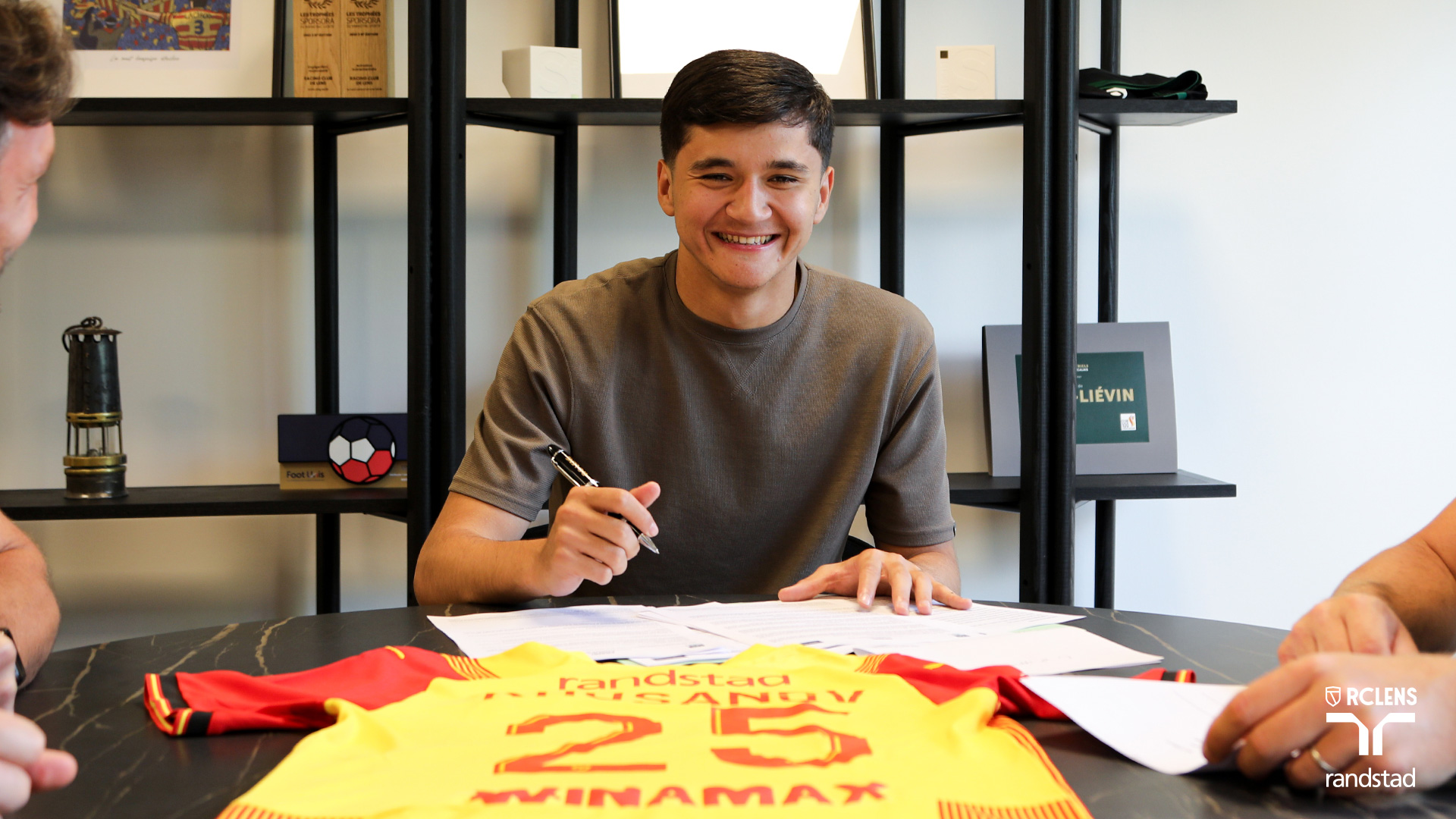 Abdukodir Khusanov RC Lens MErcato Abdukodir Khusanov RC Lens MErcato