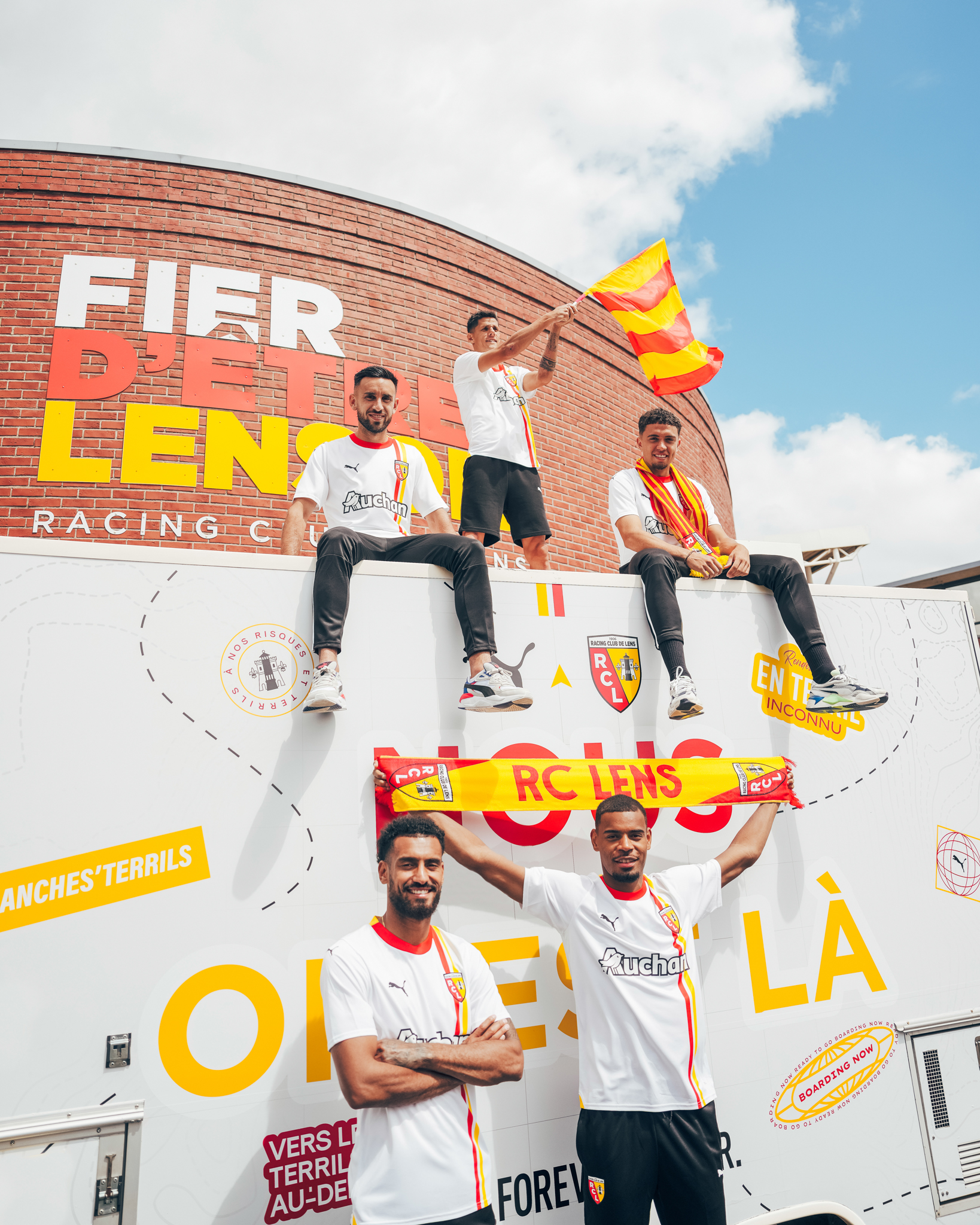 « Nous on est là » : troisième maillot du RC Lens - saison 2023/24 « Nous on est là » : troisième maillot du RC Lens - saison 2023/24