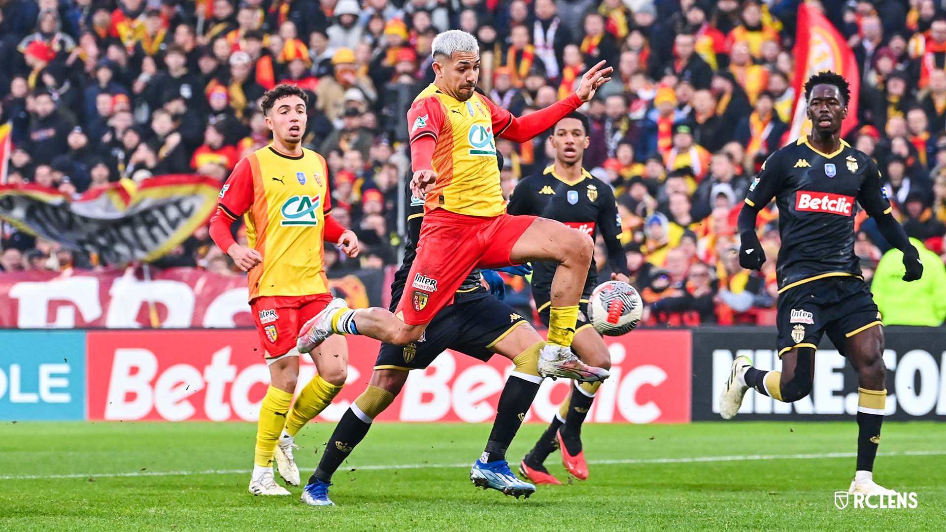 RC Lens-AS Monaco : Facundo Medina RC Lens-AS Monaco : Facundo Medina
