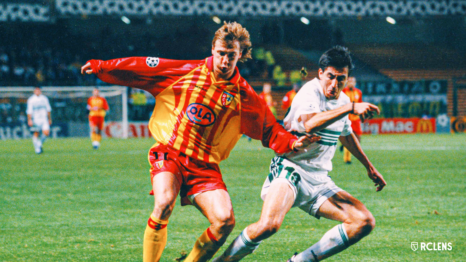 100 ans en Sang et Or : RC Lens 1998-1999 100 ans en Sang et Or : RC Lens 1998-1999