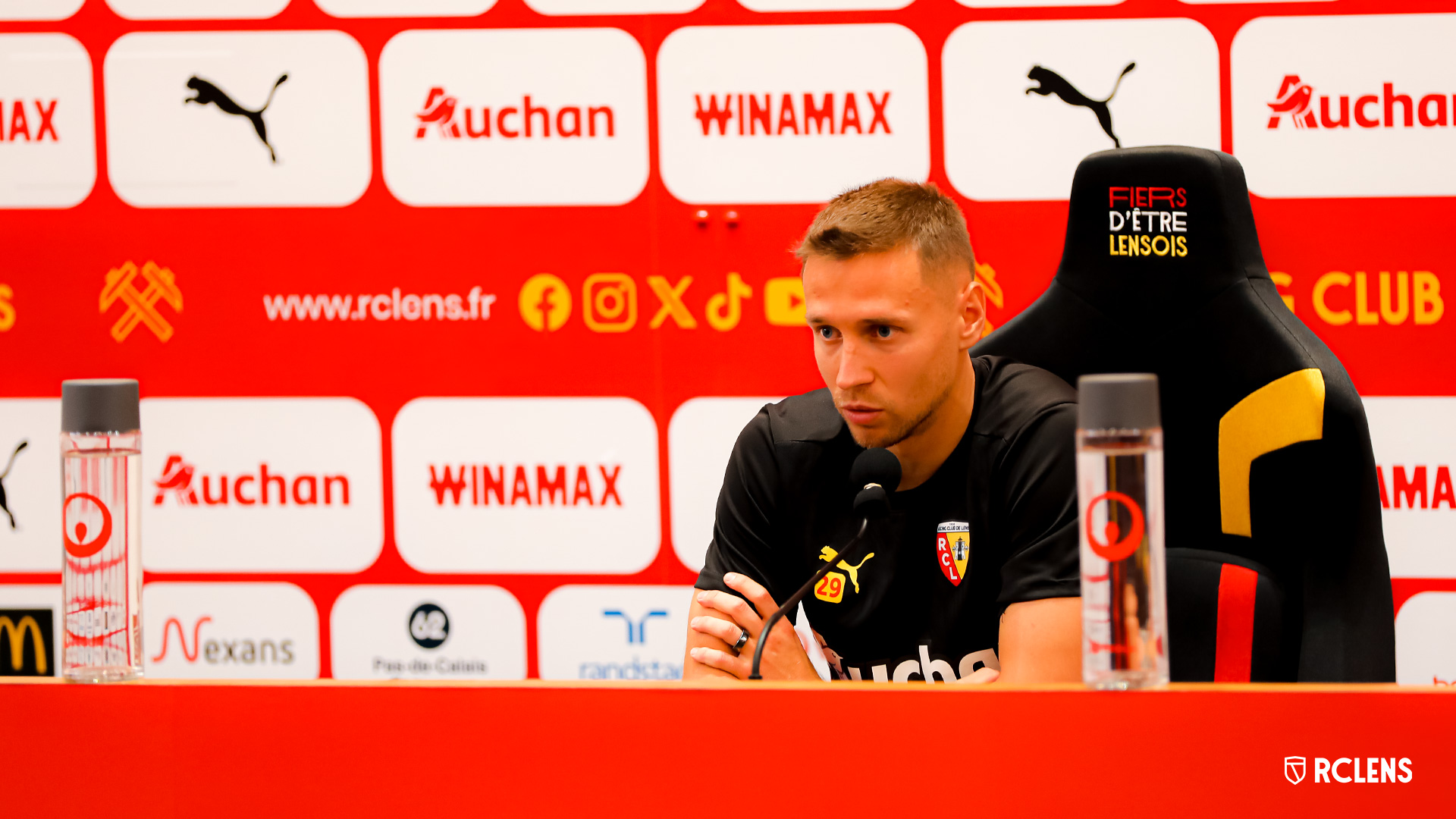 Avant RC Lens-OGC Nice Conférence de presse Przemyslaw Frankowski Avant RC Lens-OGC Nice Conférence de presse Przemyslaw Frankowski