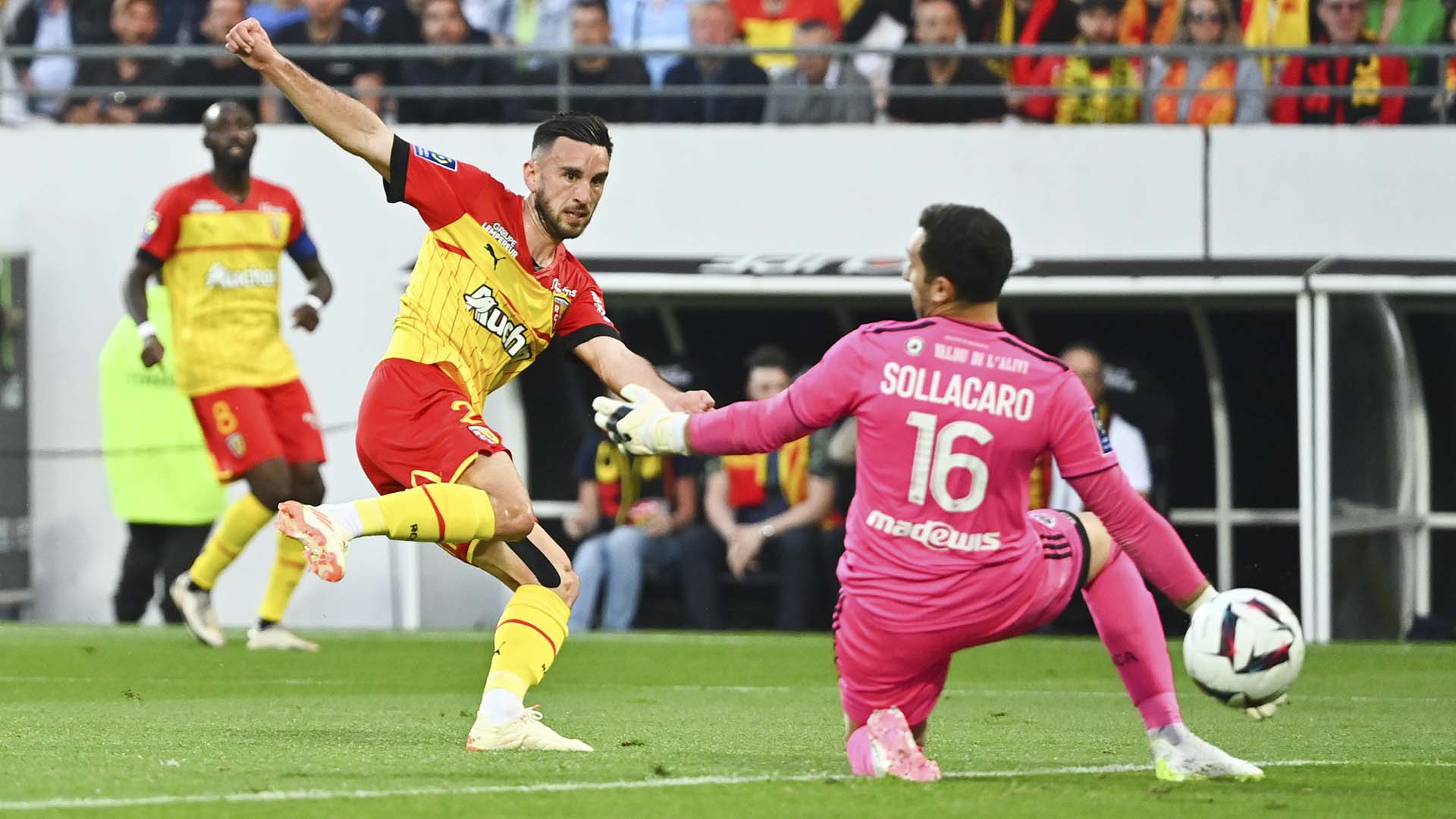 RC Lens-AC Ajaccio (3-0) : la tête dans les étoiles RC Lens-AC Ajaccio (3-0) : la tête dans les étoiles