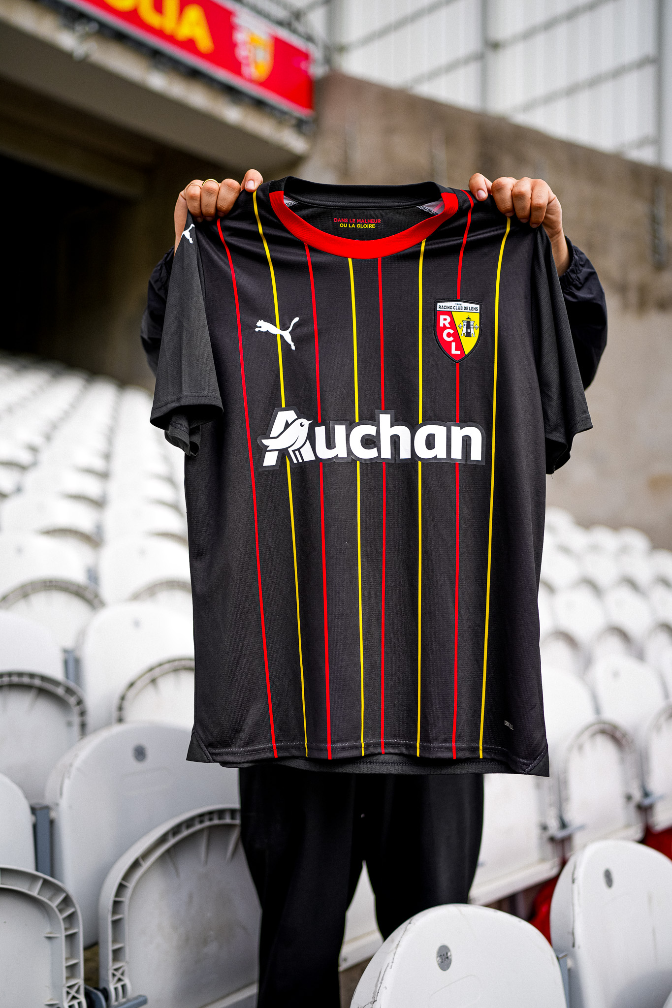 Guidés par la passion Maillot RC Lens Extérieur saison 2023-2024 Guidés par la passion Maillot RC Lens Extérieur saison 2023-2024